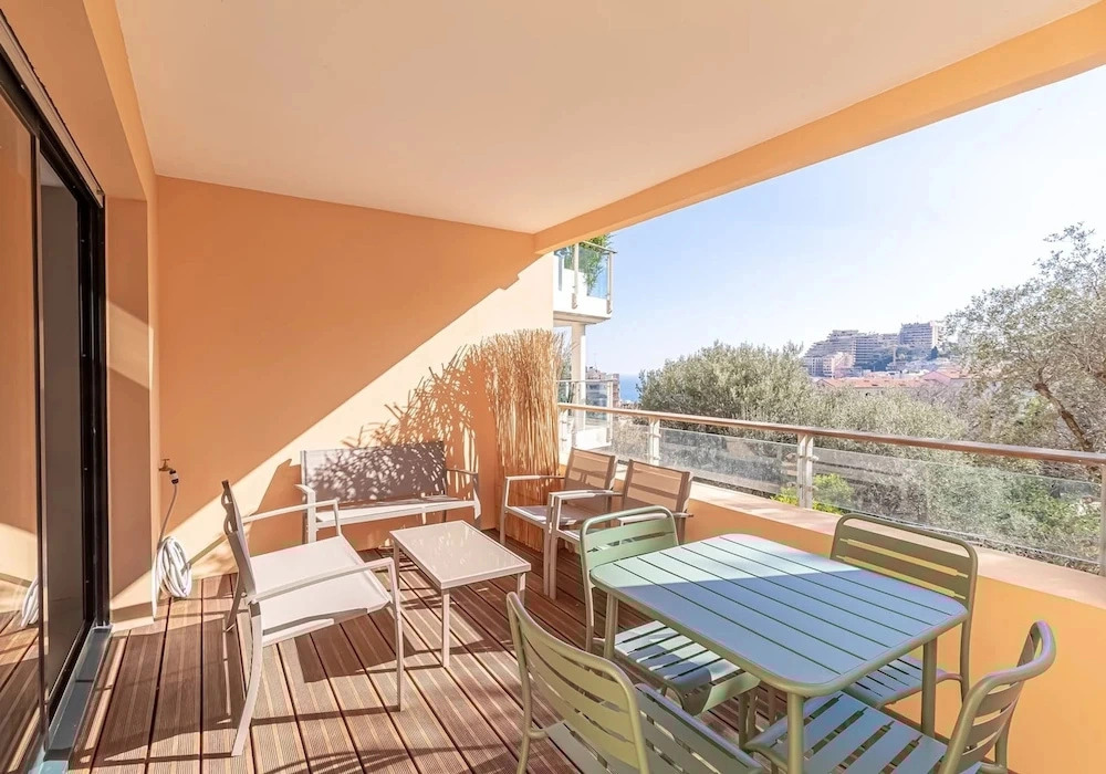 Beautiful Apartment With Pool Near Monaco