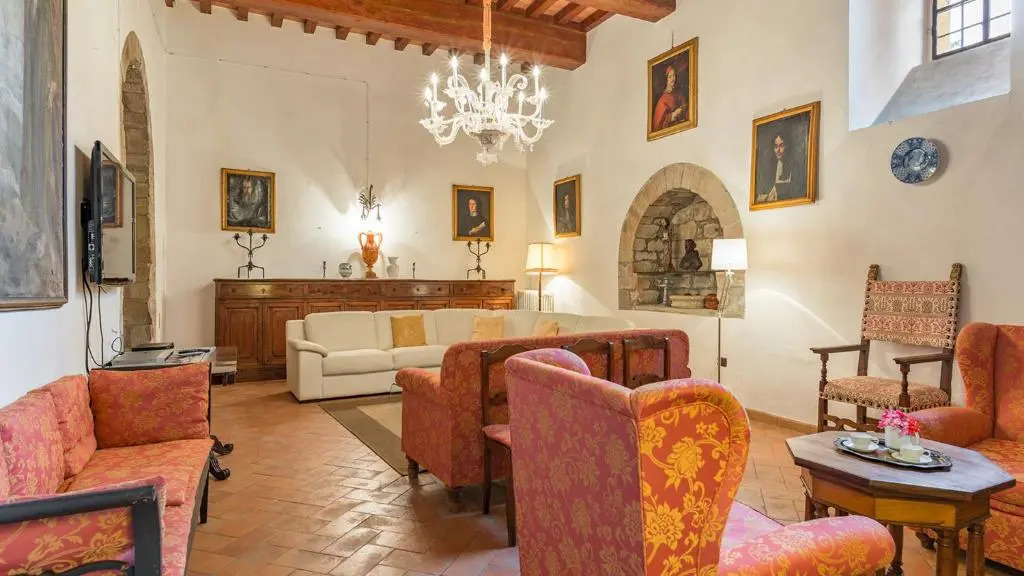 TORRE DI PACIANO 10&2, Emma Villas