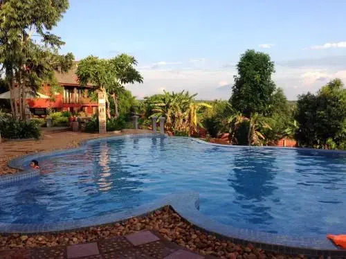 Ratanak Resort