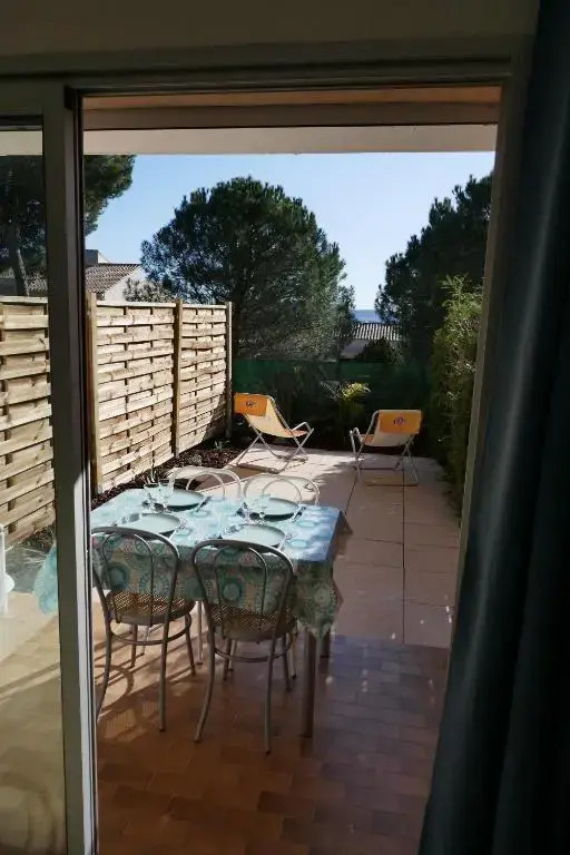 Bel Appartement accès direct mer; L'Almanarre, HYERES