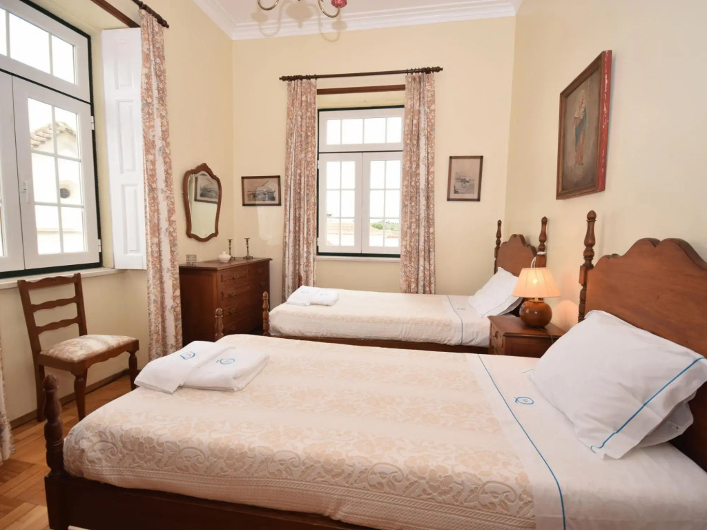 Sprawling Villa Near Alenquer