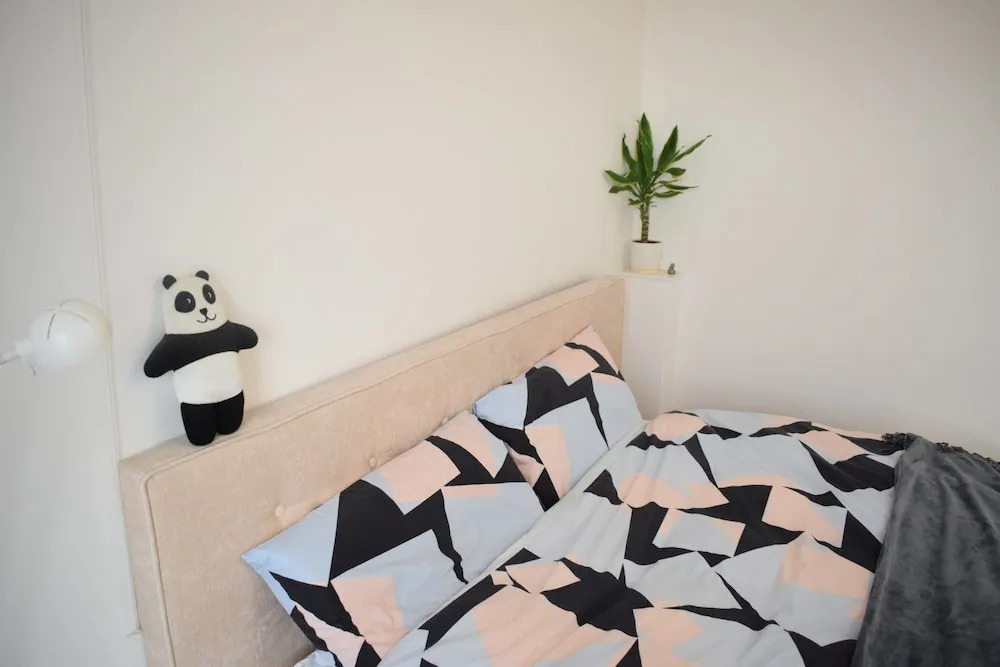 1 Bedroom Apartment With River View Roof Terrace Sleeps 2