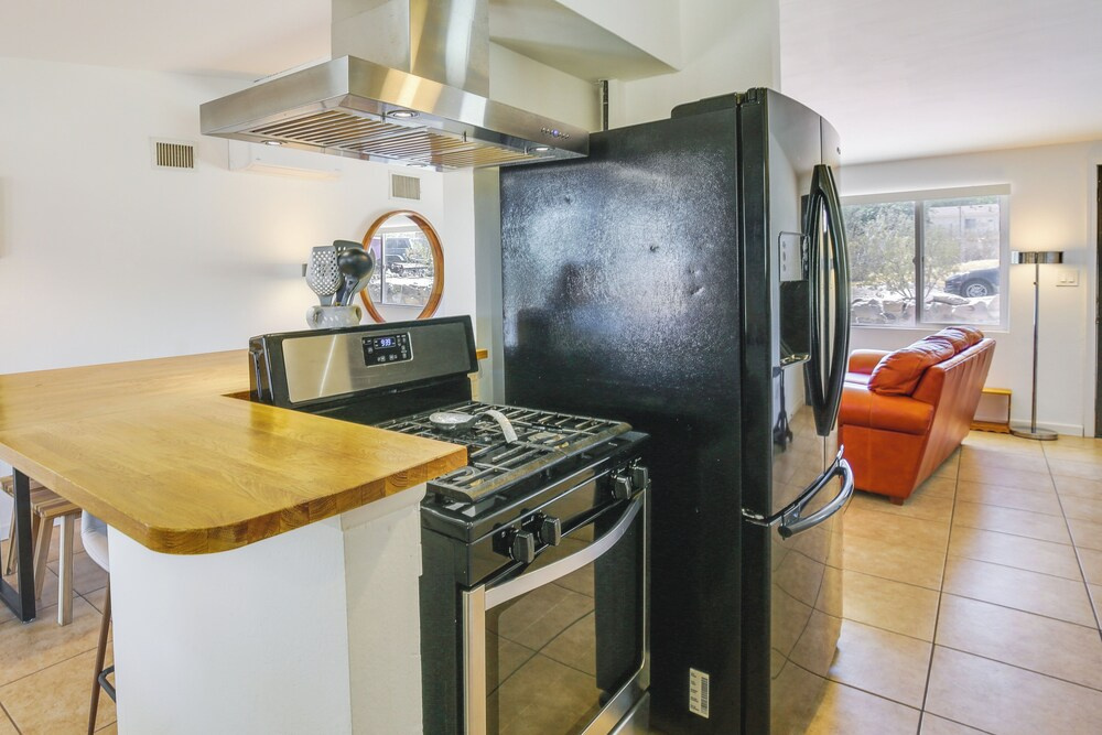 Joshua Tree Home w/ Patio - 5 Mi to National Park!