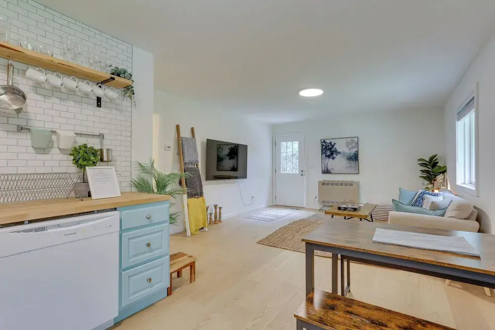 Cozy Swan Lake Apt w/ Grill + Private Yard