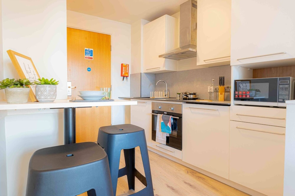 For Students Only - iQ Bristol by Bus Station and 15 Min to Uni