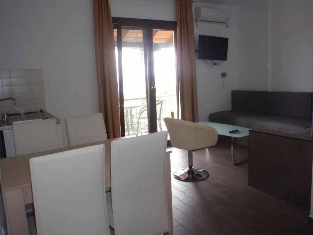 Petroudas Apartments