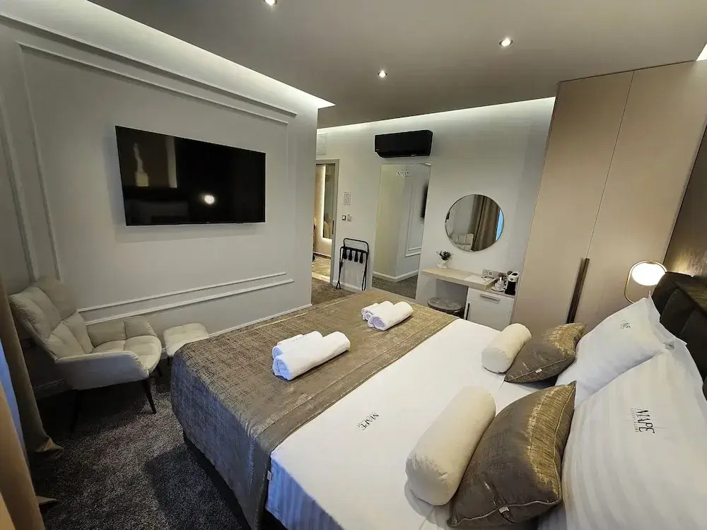 MA PE Luxury Rooms
