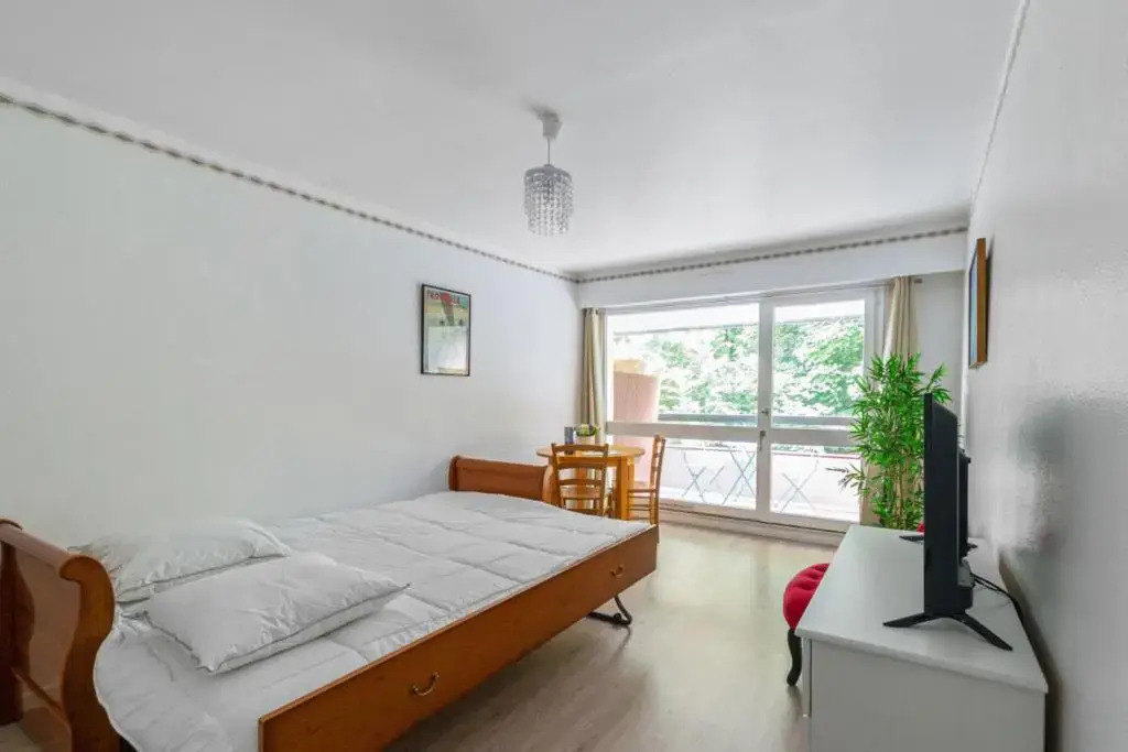 Charming studio w balcony near Roches Noires beach in Trouville - Welkeys