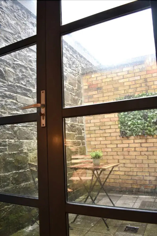 Newly Refurbished 2 Bedroom Townhouse in Dublin 4