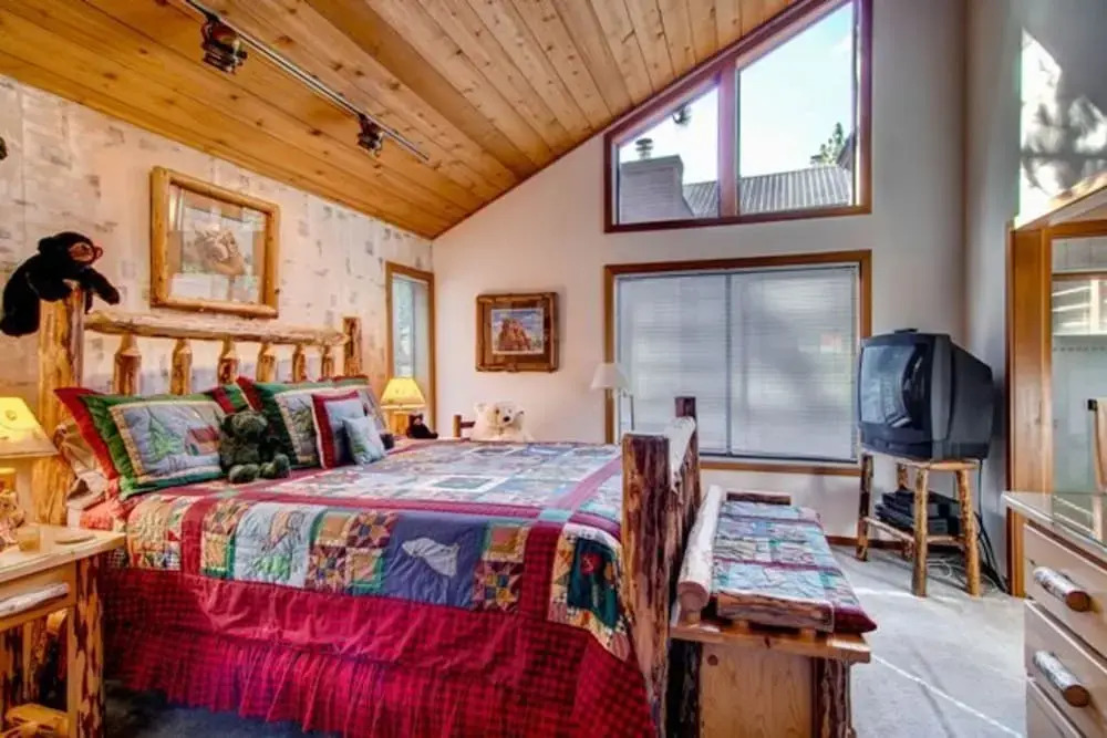 Skidder Trail Bear Lodge at Northstar - 5 Br Home