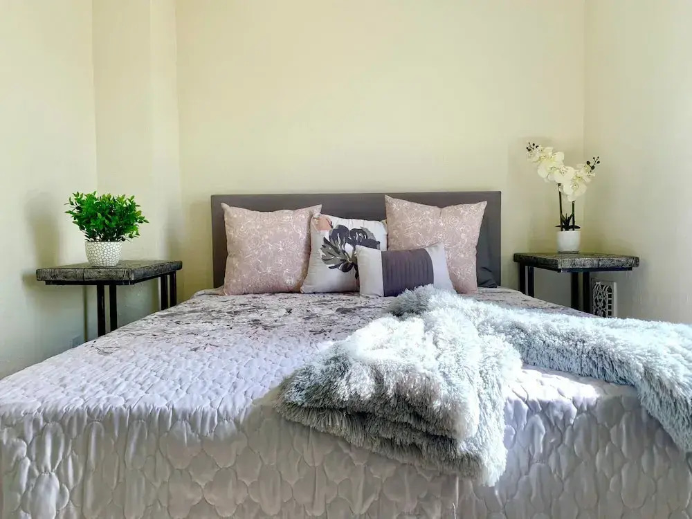 The Blackjack Duplex - Private Yard & Parking, Near Falls & Casino by Niagara Hospitality