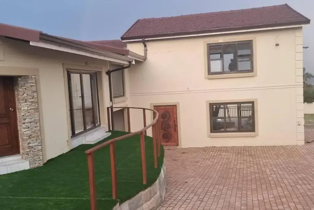 Beautiful 4 Bedroom Home in Durban North