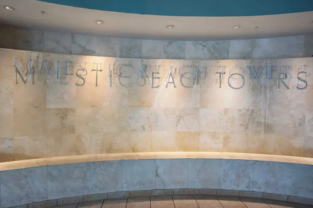 Sea Spray by Avantstay Beachfront Condo