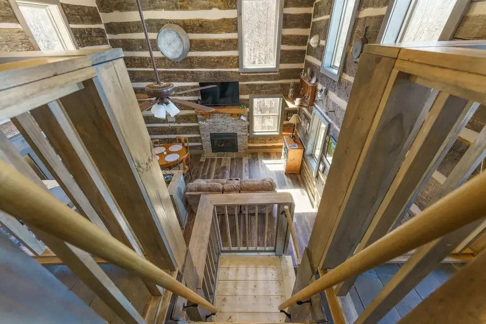 Sheriff s Cabin Mountain View Hot Tub Antique Logs Featured on Barnwood Builders Great Location