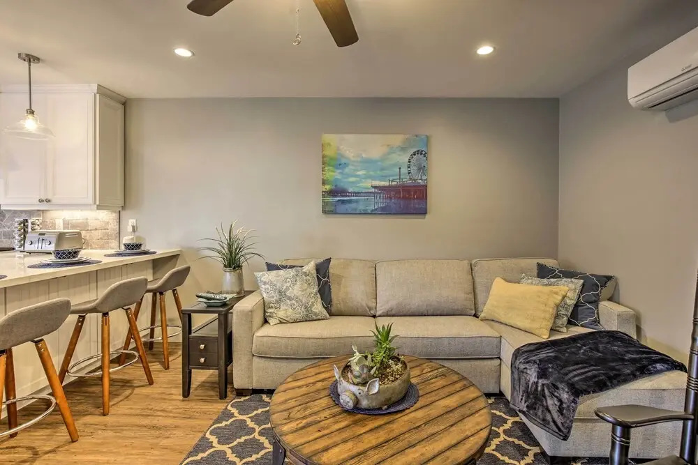 San Diego Home - Walk to Sail Bay & Mission Beach!