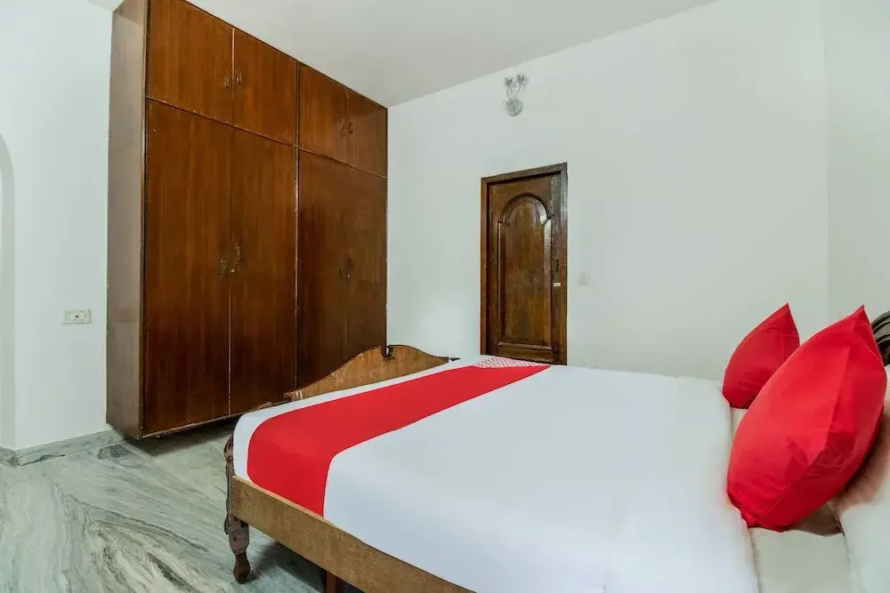 Space Ville by OYO Rooms