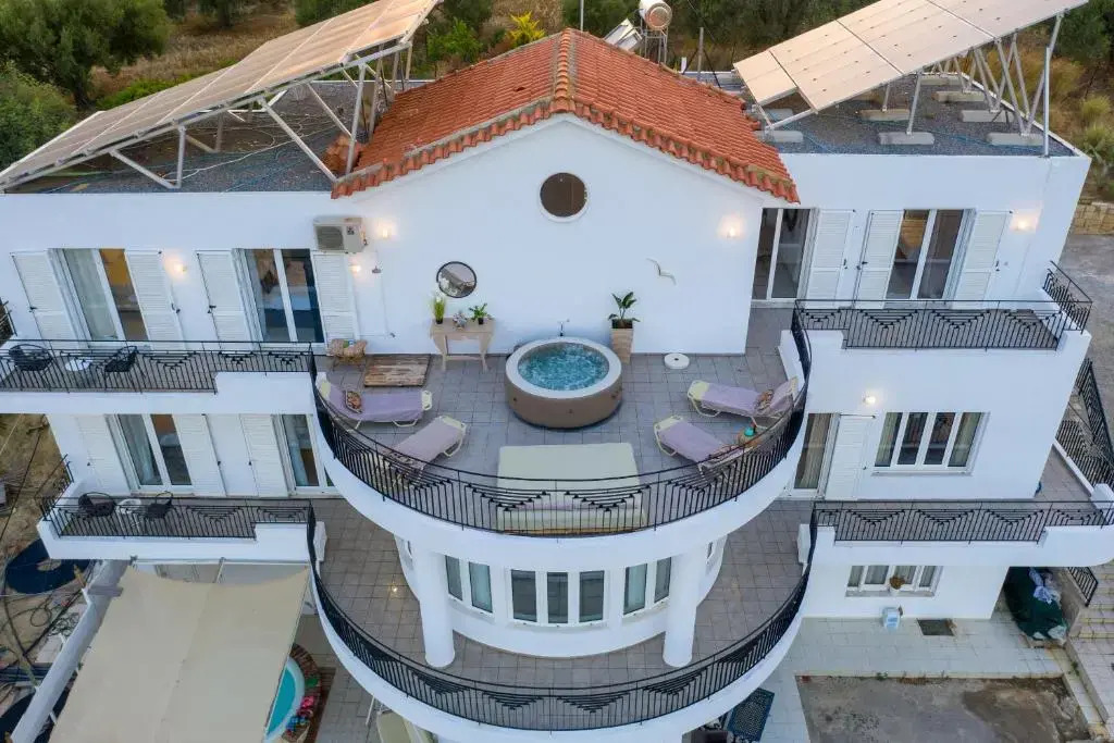 The White House Hersonissos