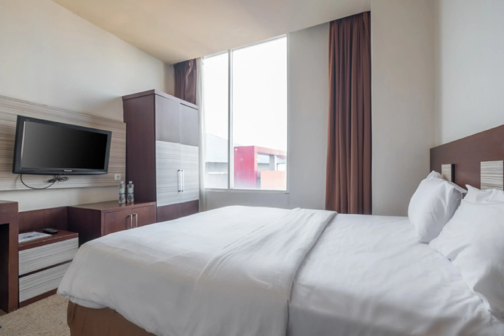 Sans Hotel Lynt Makassar