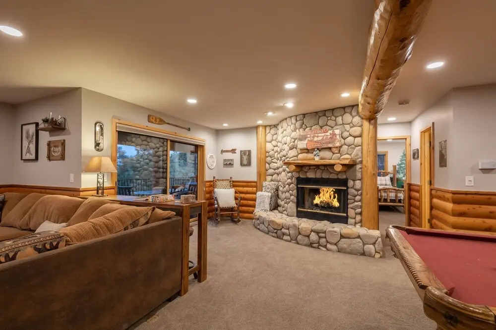 38 - Cooper's Hideaway 5 Bedroom Home by Redawning