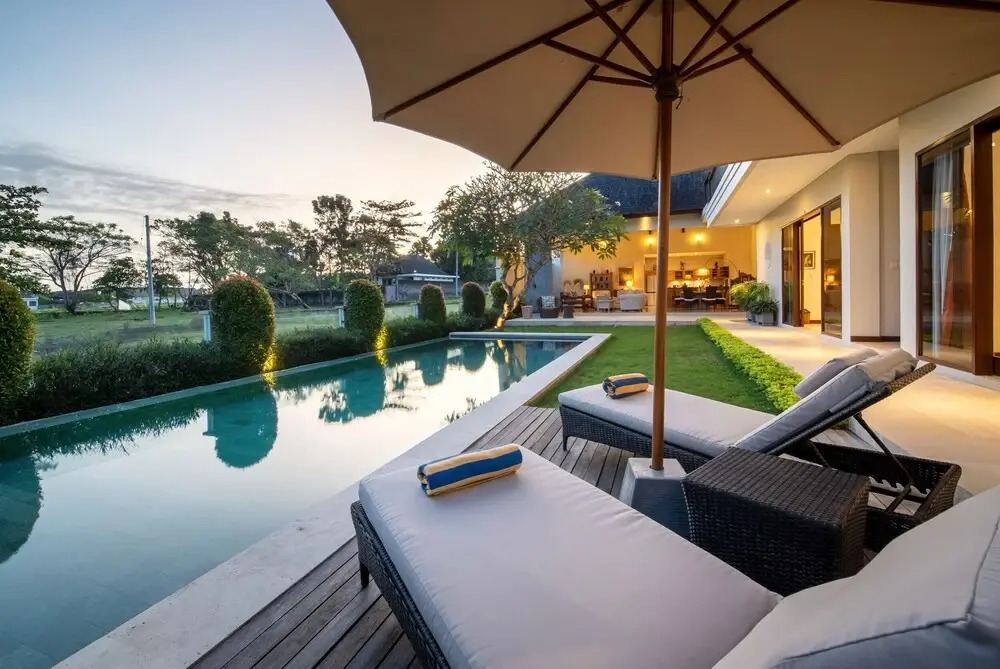 Peaceful Private Villa, 3 BR, Canggu With Staff