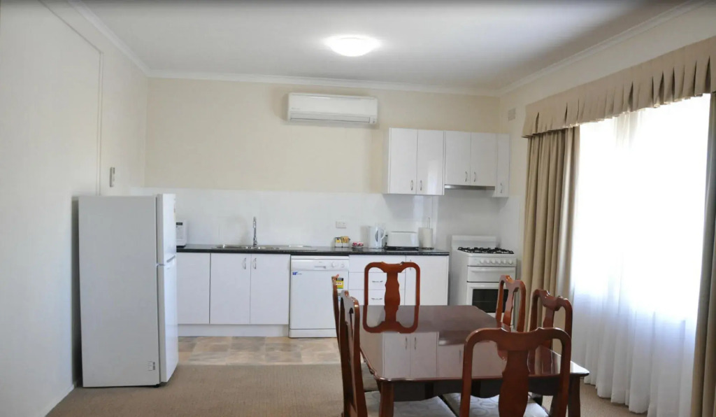 Country Lodge Motor Inn
