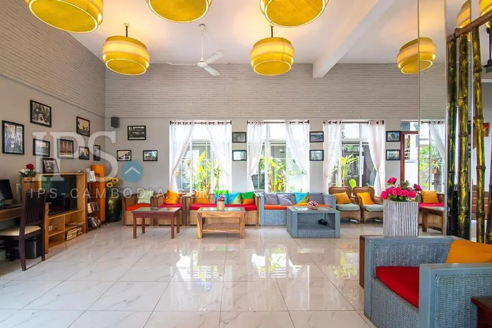 Private Entire 8 BedRooms Garden Pool Villa With Kitchen & BBQ Facilities