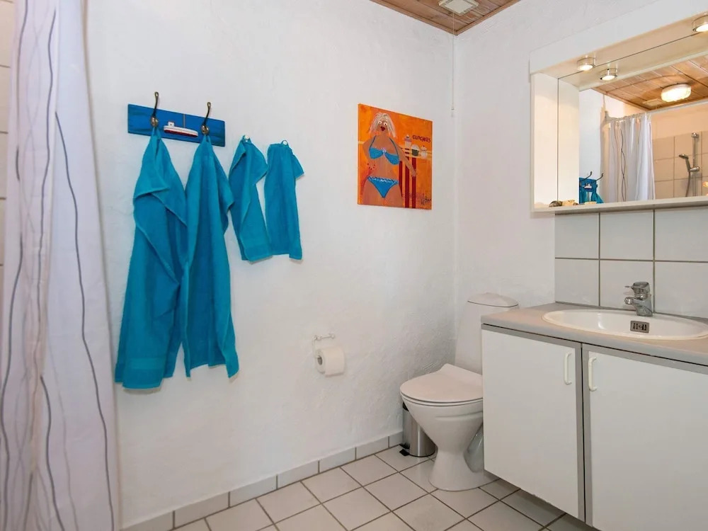 Beautiful Holiday Home in Henne Near Sea