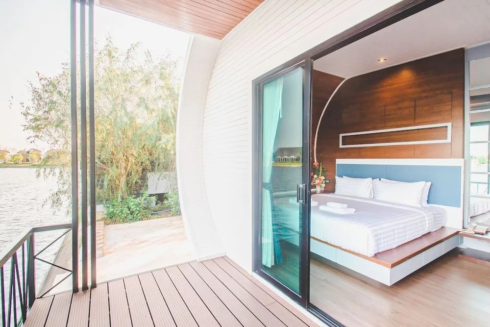 Saksiam Lakeside Resort