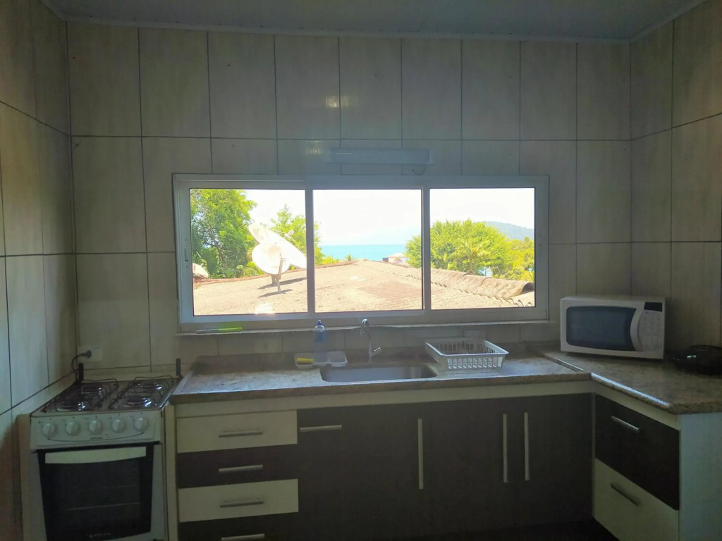 Cobertura na Enseada a 80m da areia