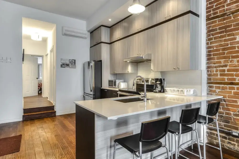 St Laurent Apartments