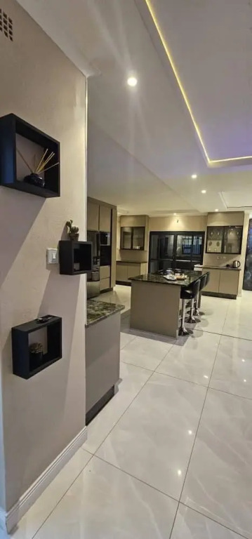 Villa De Luna in Avondale, Lomagundi Road