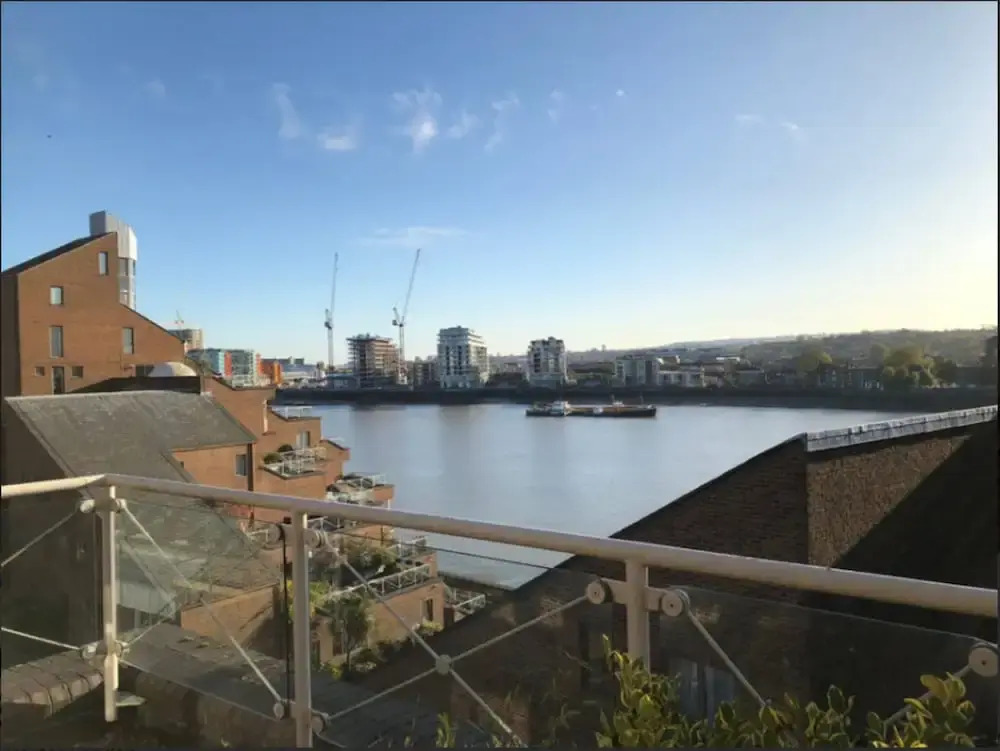 1 Bedroom Flat With River Views