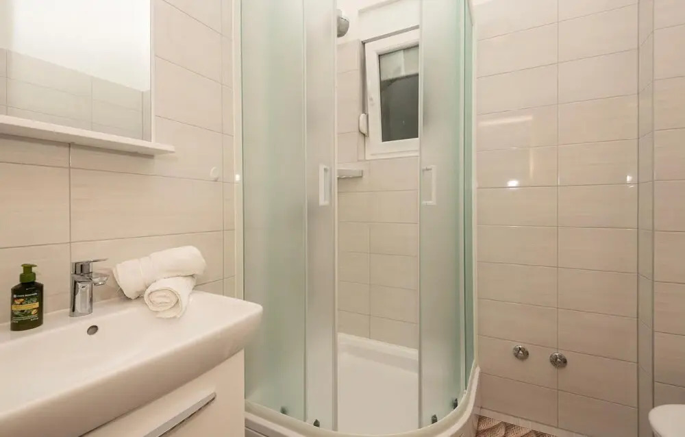 Amazing Apartment in Drvenik With 1 Bedrooms and Wifi