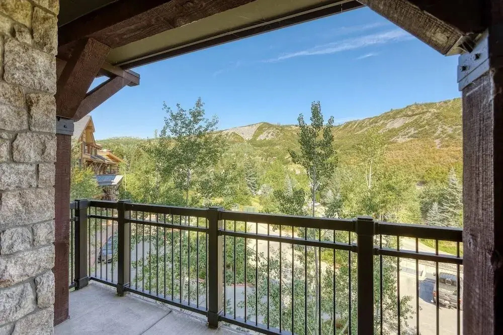 Capitol Peak Lodge by iTrip Aspen Snowmass