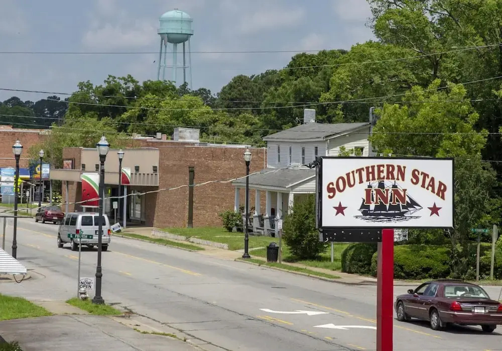 SOUTHERN STAR INN