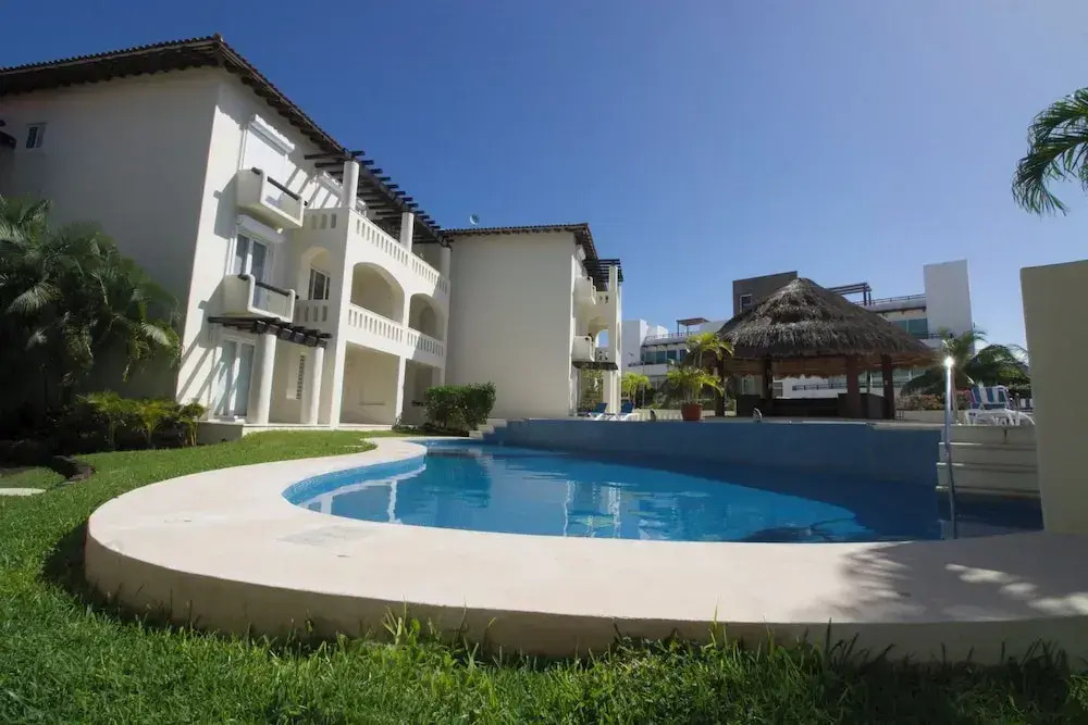 Exquisite Condo with Roof Pool I Near 5th & Beach