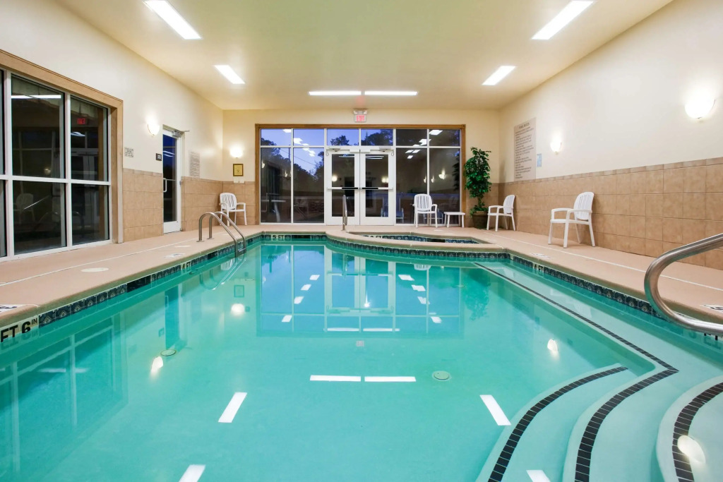 Country Inn & Suites by Radisson, Conyers, GA