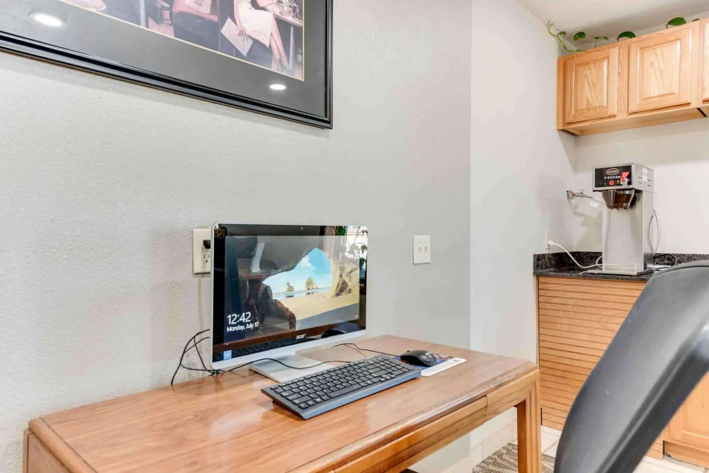 Best Western Movie Manor