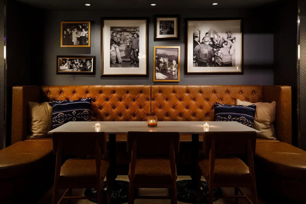 The Barfield, Autograph Collection