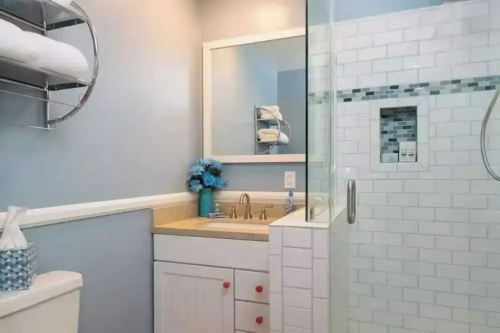 Stylish Newport Condos w/ Dock Access, Walk to Balboa Fun Zone and Beach