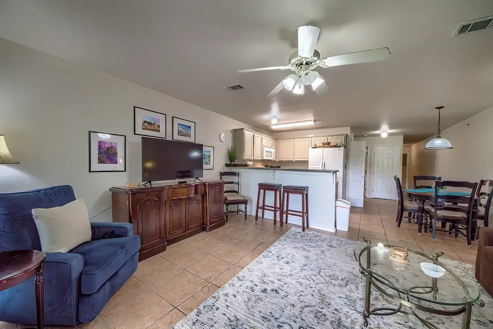 Ww H202 Mather Street Retreat 2 Bedroom Condo by RedAwning