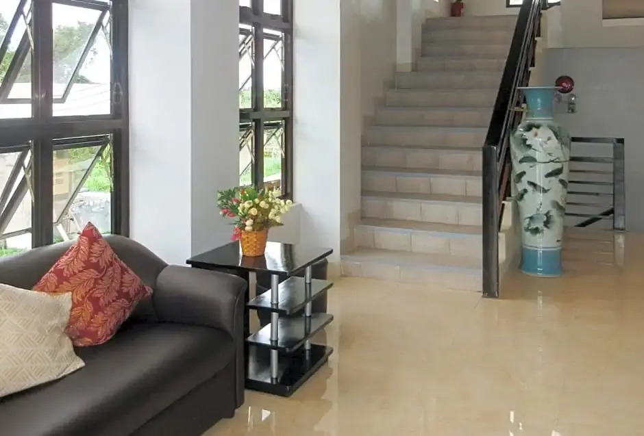 RedDoorz Plus Near McArthur Park Tacloban