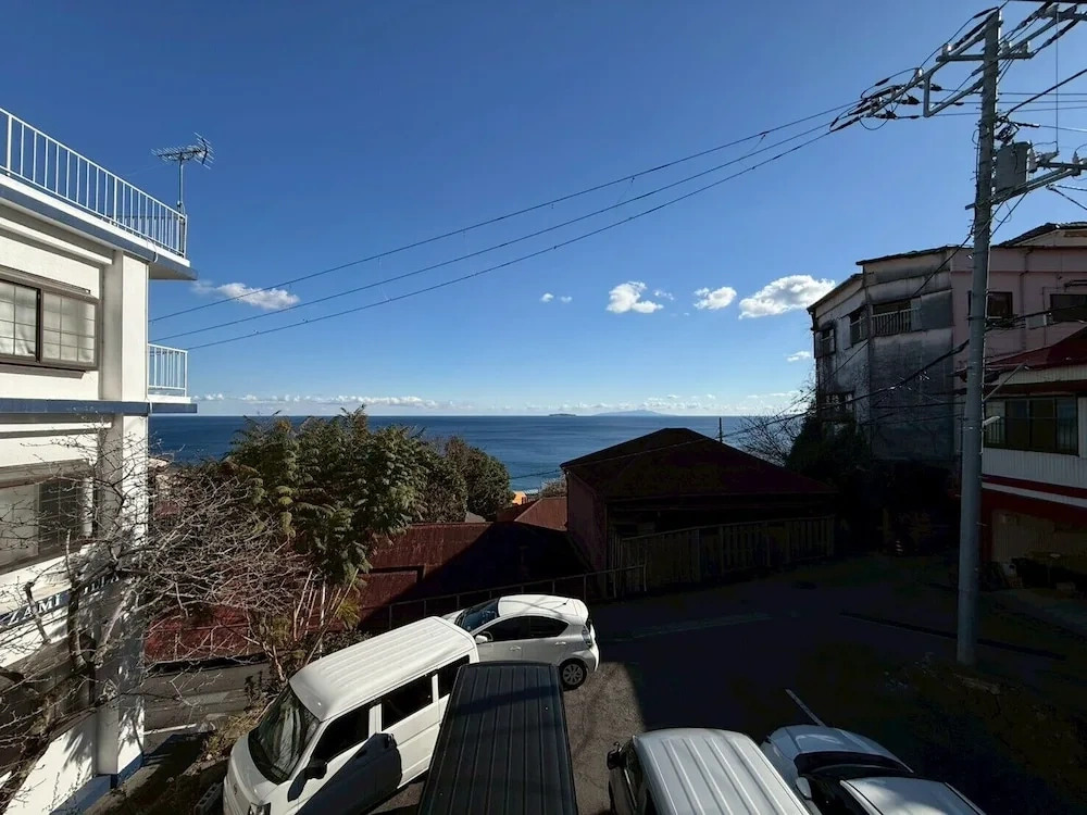 Azamian Atami