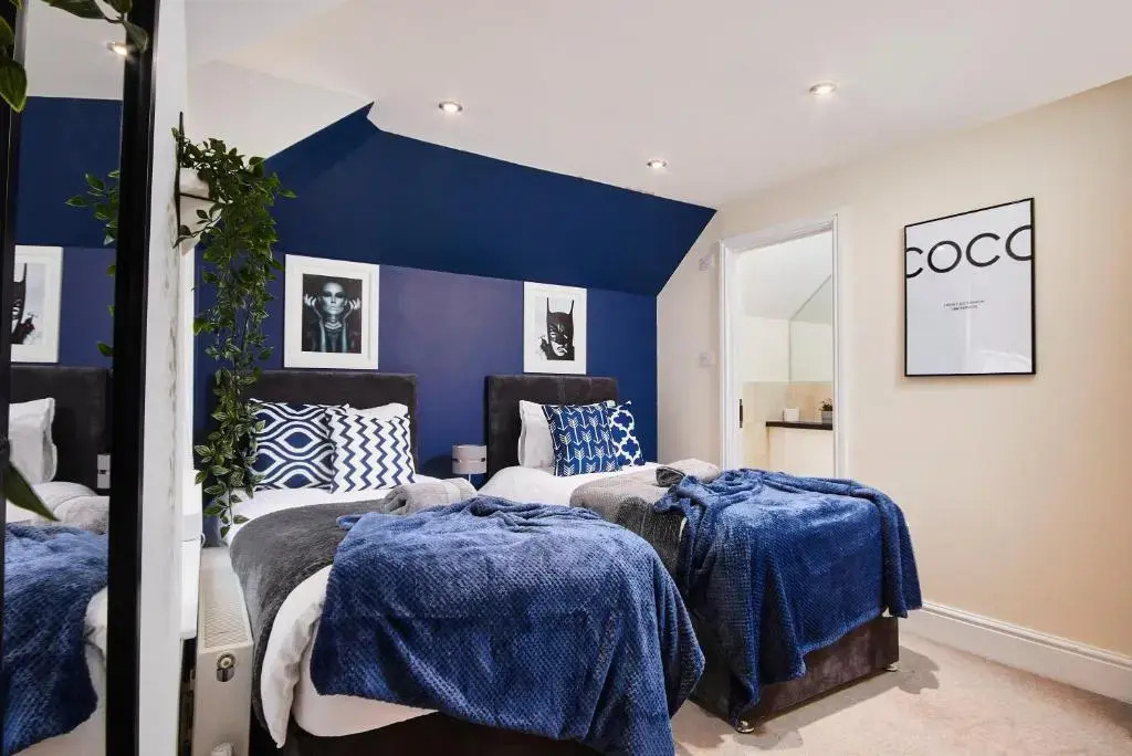 The Stunning Central Jewels Of Bath - Sleeps 24!