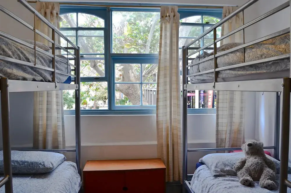 Blue Parrot Backpackers