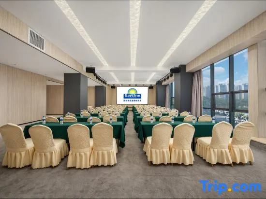 New Luosiwan New Asia Athletics Park Days Hotel by Wyndham