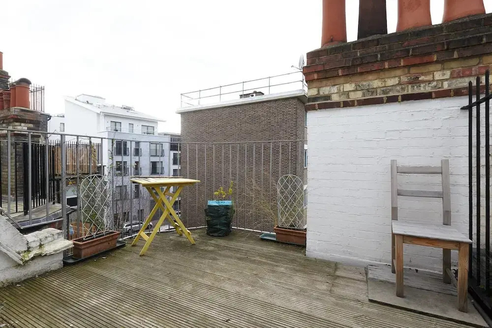 East London 1 Bedroom Flat With Terrace