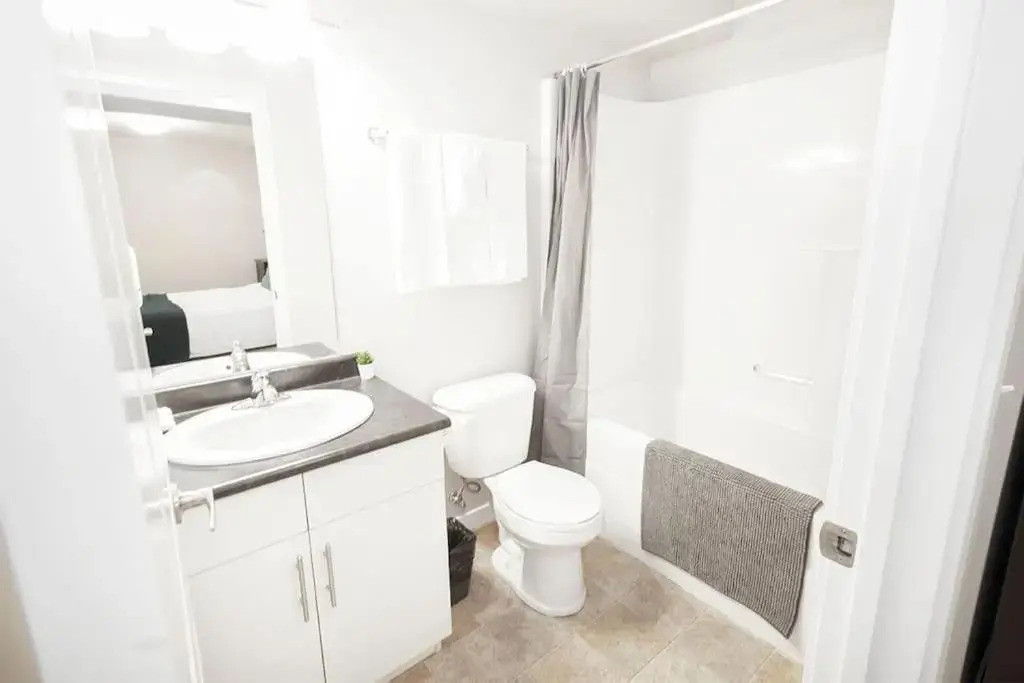 Beautiful South Winnipeg 4 Bdrm 2 Bath Townhouse