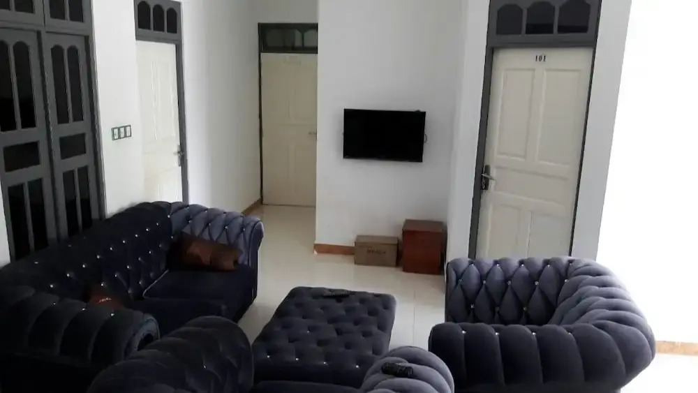 Ungoofaar Inn