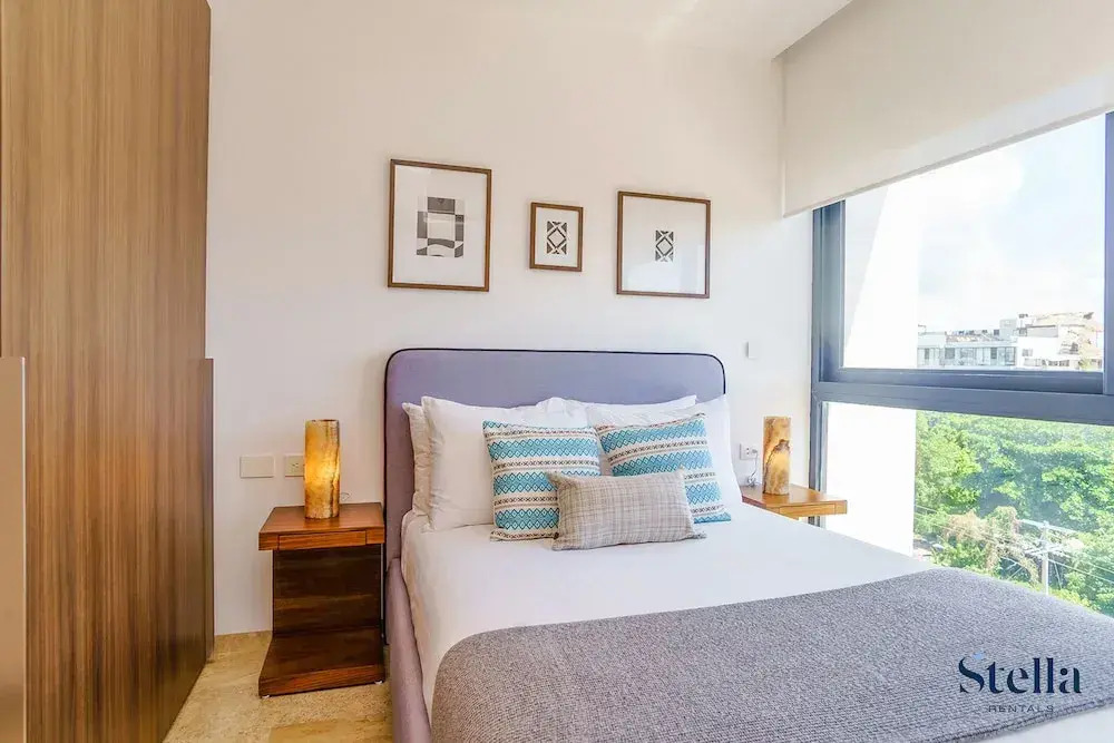 Grand Oceanview Condo with Rooftop Pools